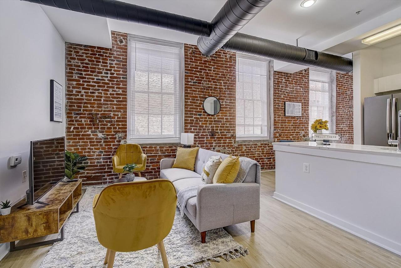 Frontdesk I Carriage Wheel Lofts Apts Philadelphia Lejlighed Eksteriør billede