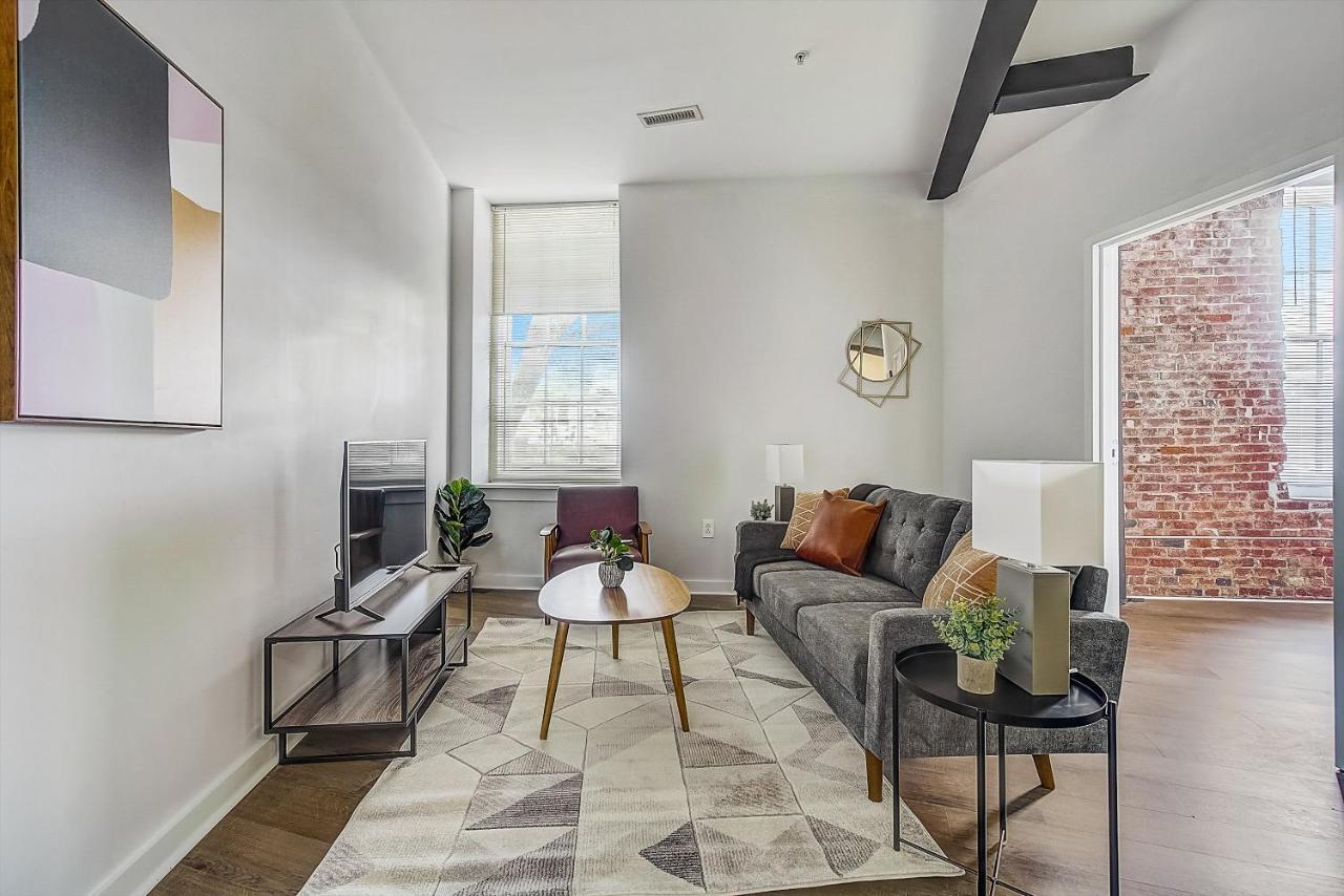 Frontdesk I Carriage Wheel Lofts Apts Philadelphia Lejlighed Værelse billede